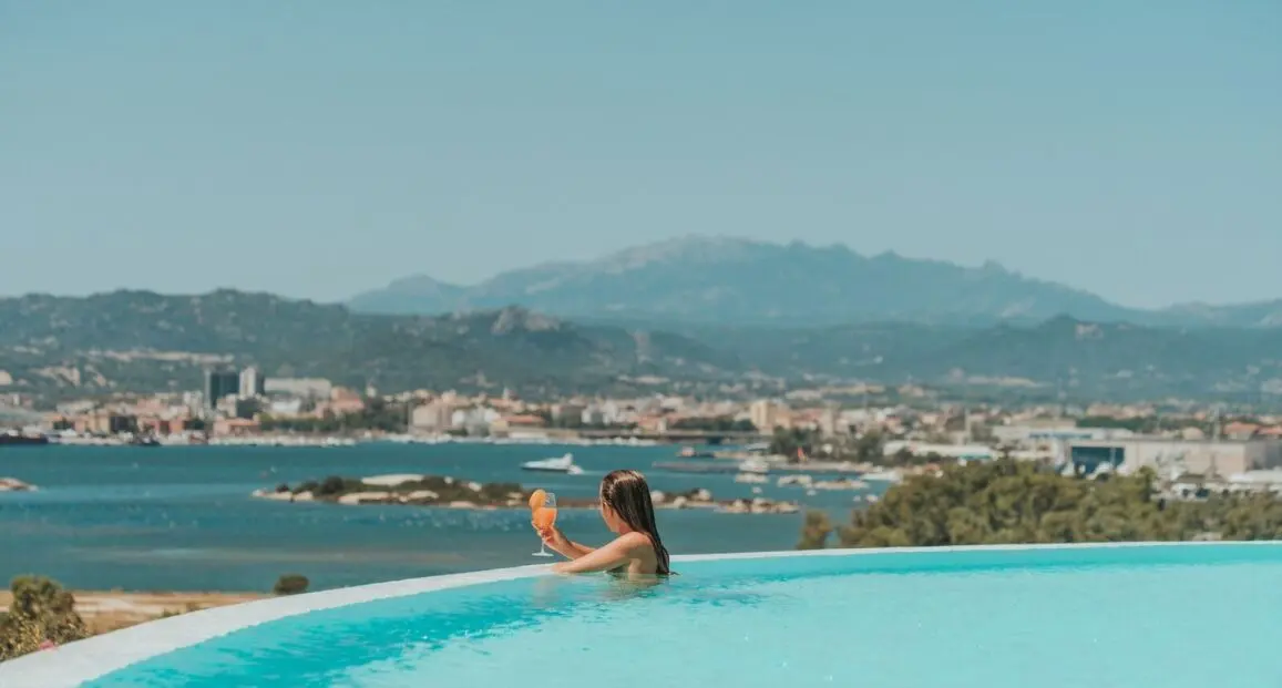Basen w hotelu dP Olbia Sardinia (ex. Alessandro)