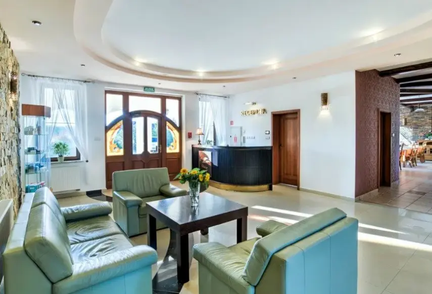 Lobby hotelu Dwór Nałęczowski Vitaligs SPA