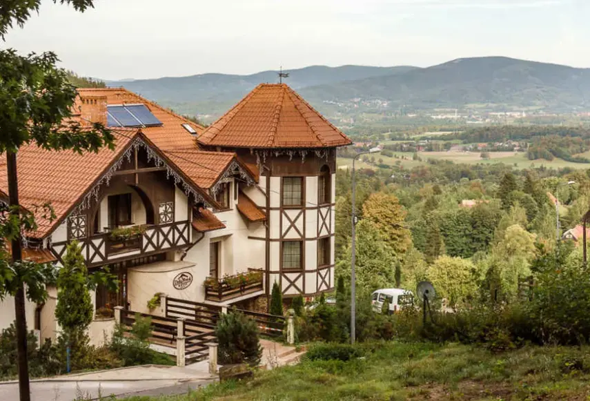 Widok z hotelu Dziki Potok