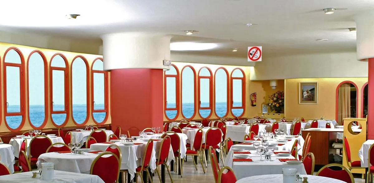 Restauracja i jedzenie w hotelu El Puerto