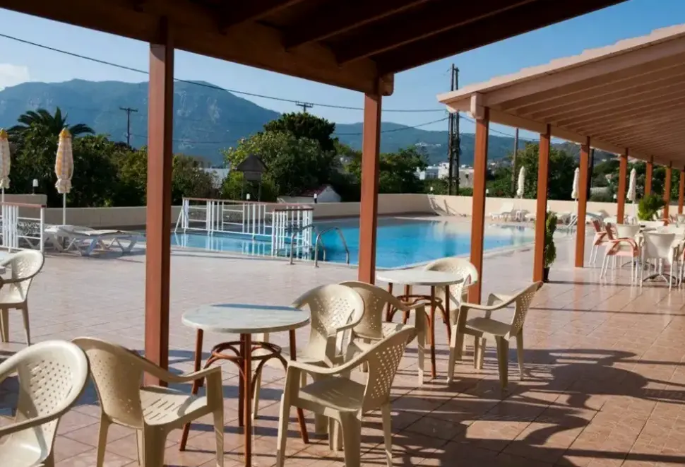 Basen w hotelu Eleni (Kos)
