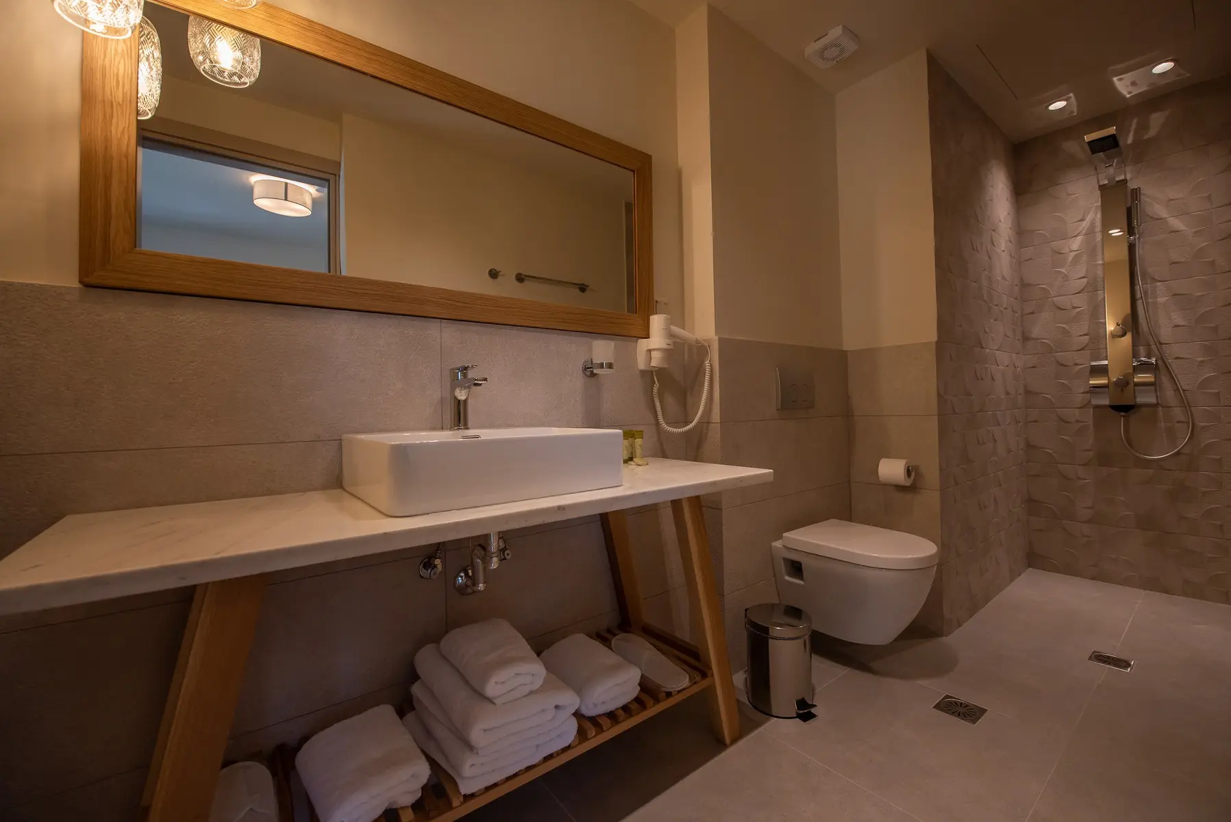 Łazienka w pokoju hotelu Elies 33 Bio Retreat