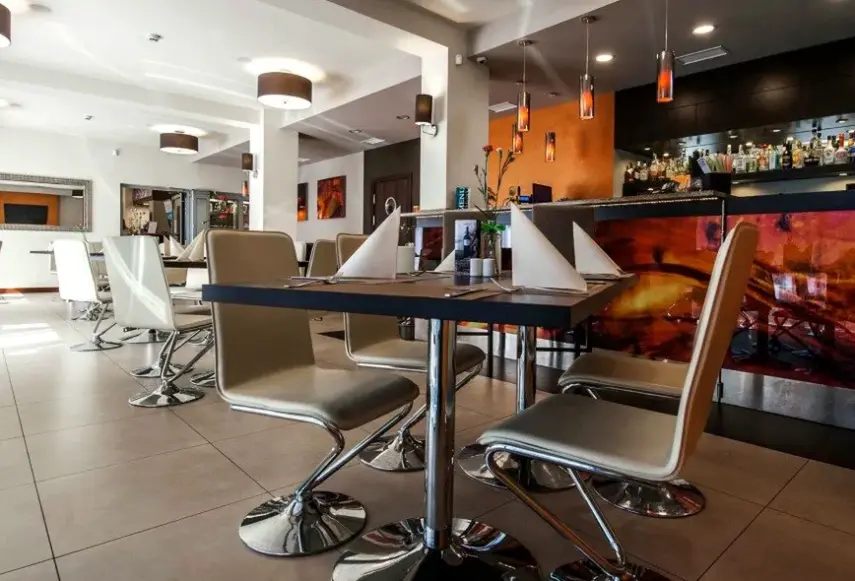 Restauracja i jedzenie w hotelu Emocja SPA