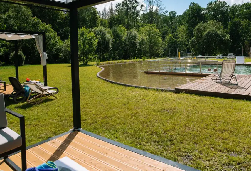 Basen w hotelu Enklawa Białowieska Forest & Spa