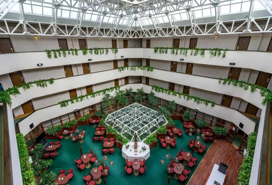 Lobby hotelu Ensana Thermal Sarvar Health (ex. Danubius Health Spa Resort Sarvar)