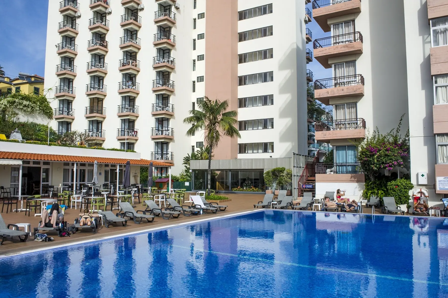 Basen w hotelu Estrelicia
