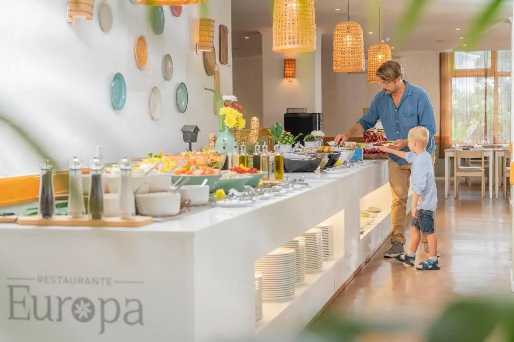 Restauracja i jedzenie w hotelu Estrelicia