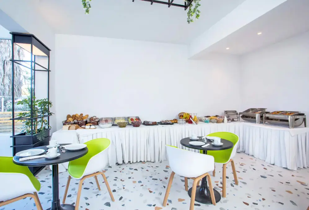 Restauracja i jedzenie w hotelu Faliraki Premium