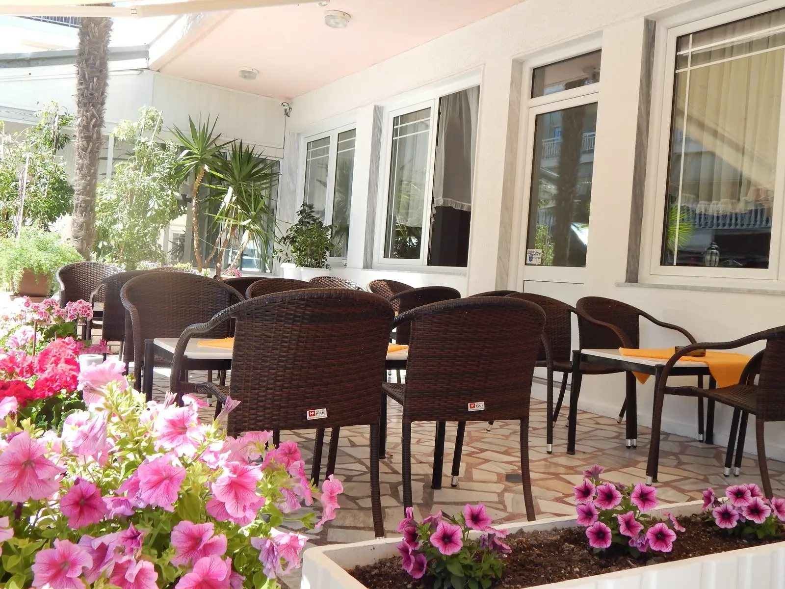 Restauracja i jedzenie w hotelu Gold Stern