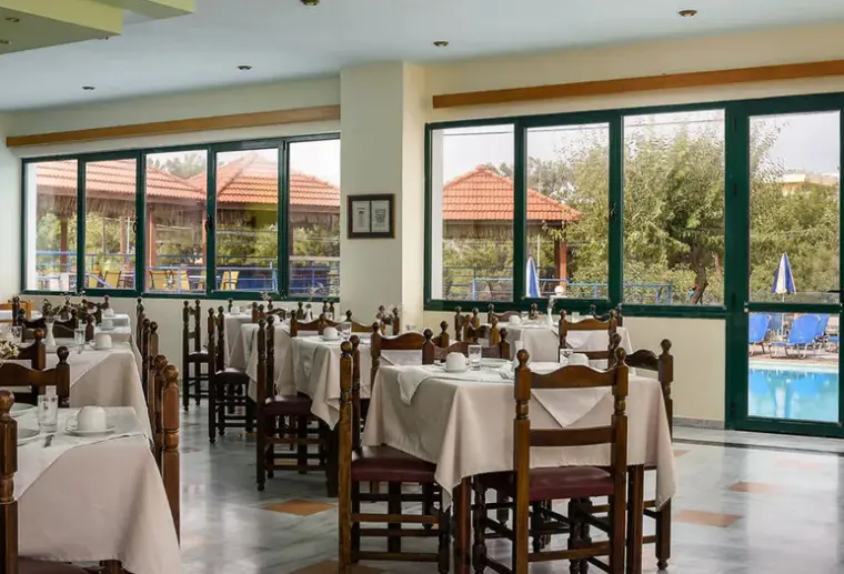 Restauracja i jedzenie w hotelu Gortyna Beach