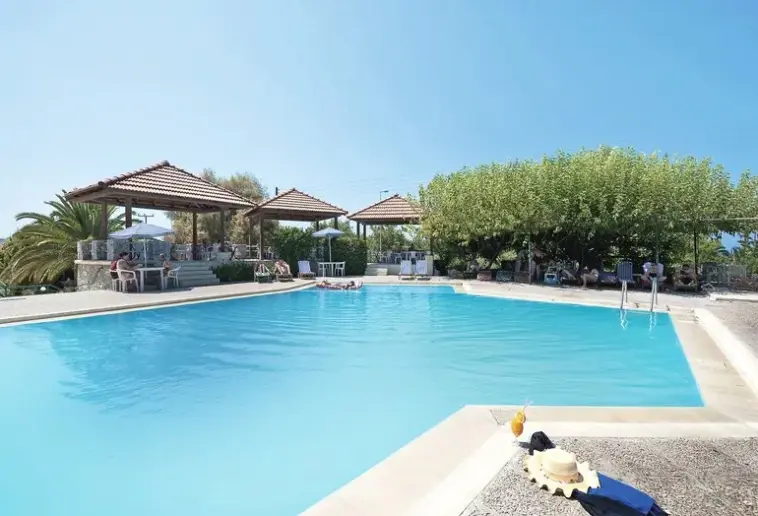 Basen w hotelu Gortyna Beach