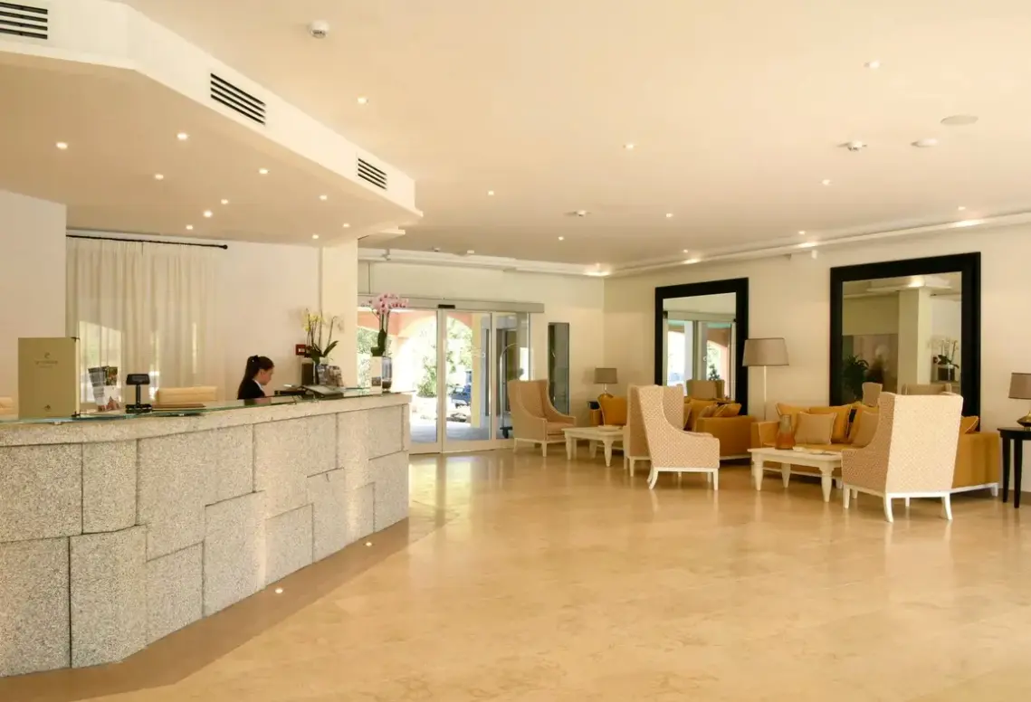 Lobby hotelu Grand Hotel Cannigione