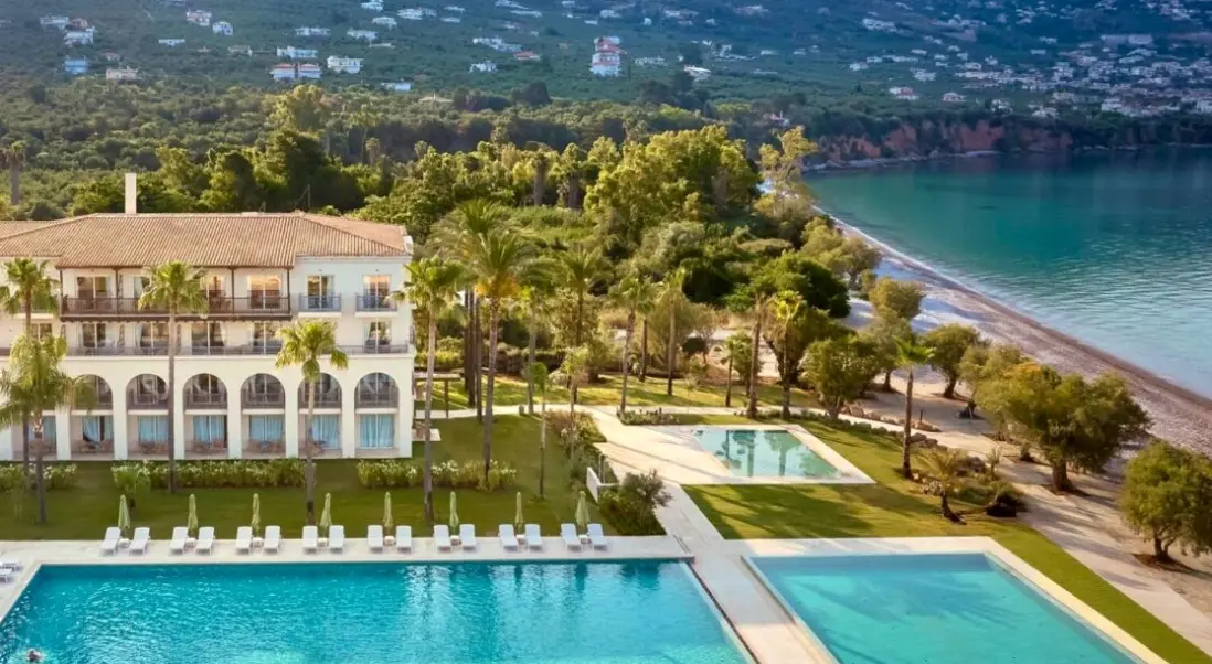 Basen w hotelu Grecotel Filoxenia