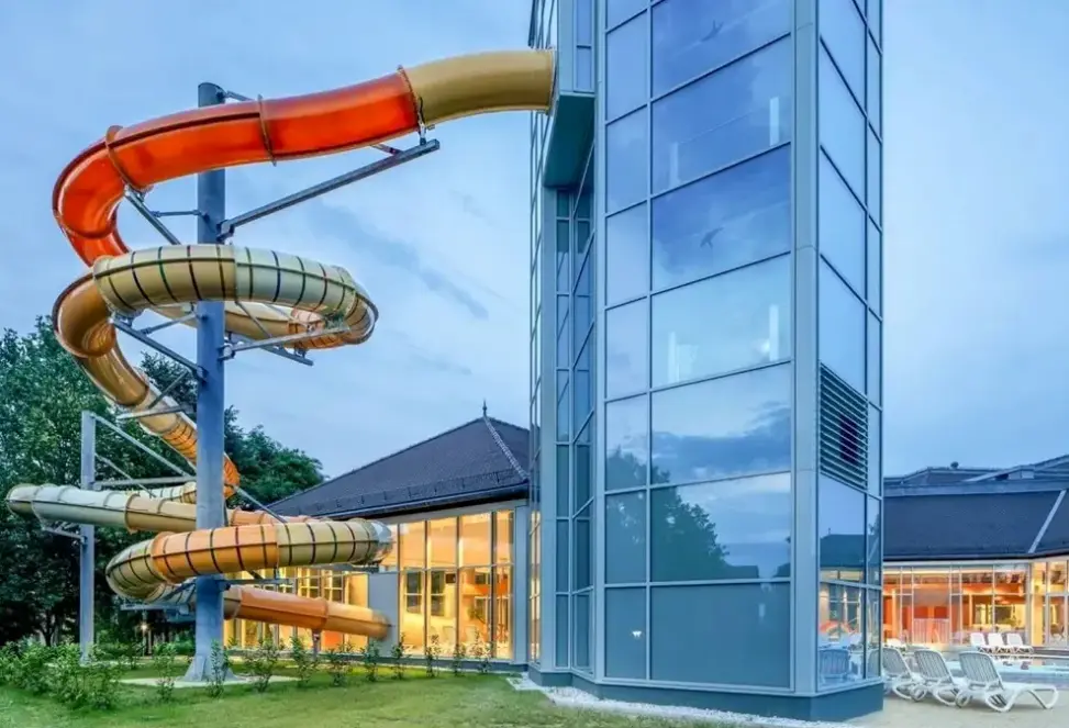 Basen w hotelu Greenfield Golf & Spa