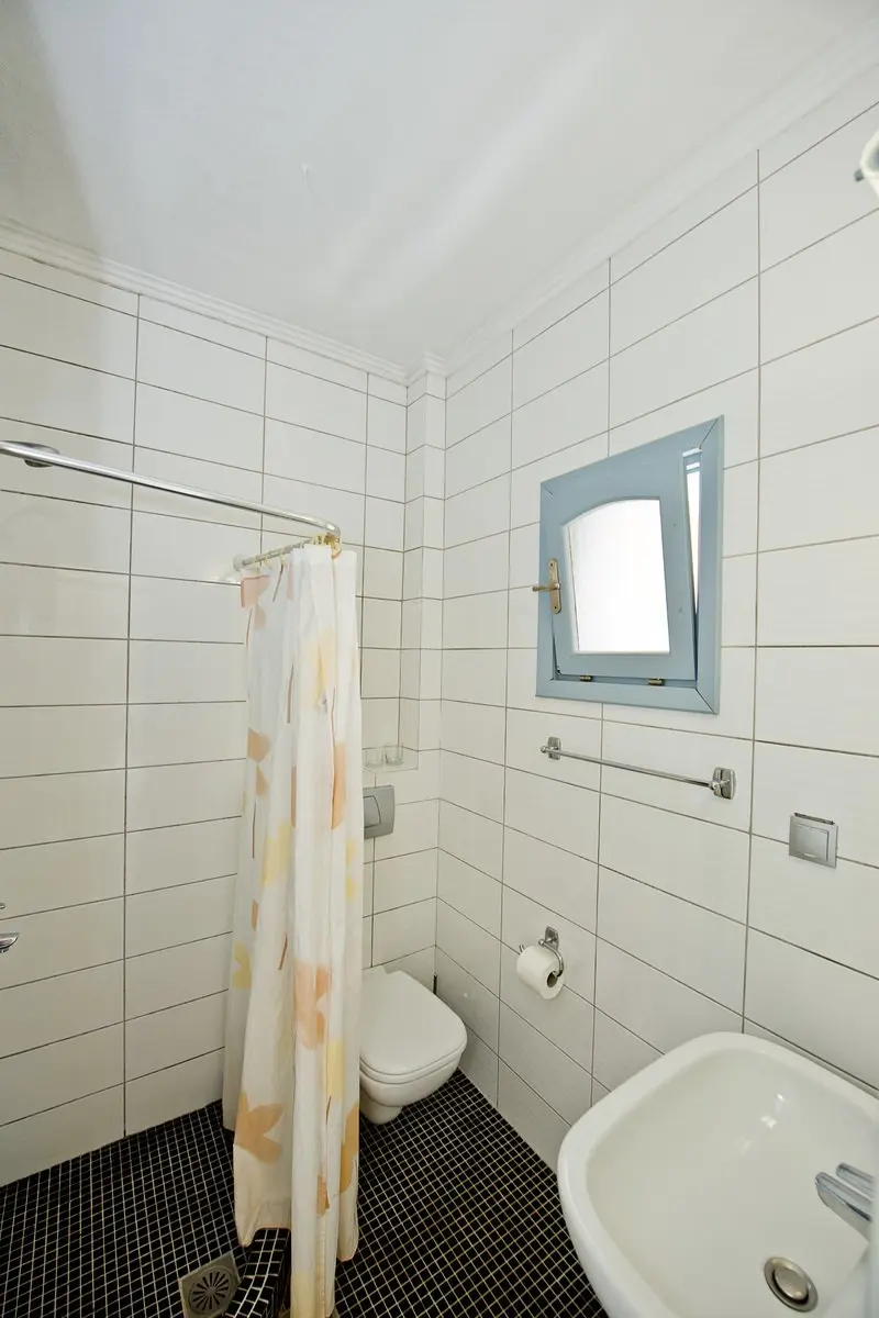 Łazienka w pokoju hotelu Hanioti Village