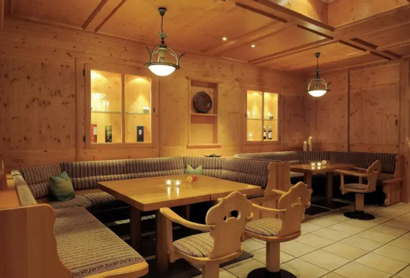 Restauracja i jedzenie w hotelu Hofgut Sternen
