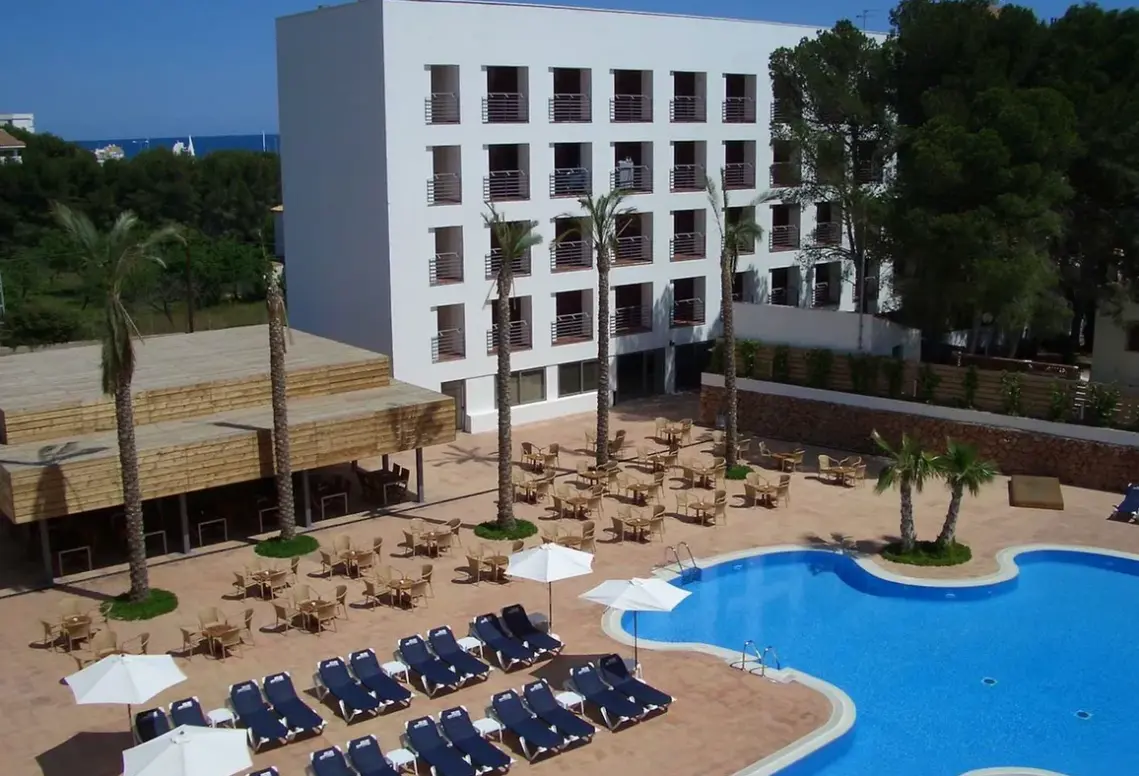 Basen w hotelu Hotel Alcossebre (ex. Fergus Alcoceber)