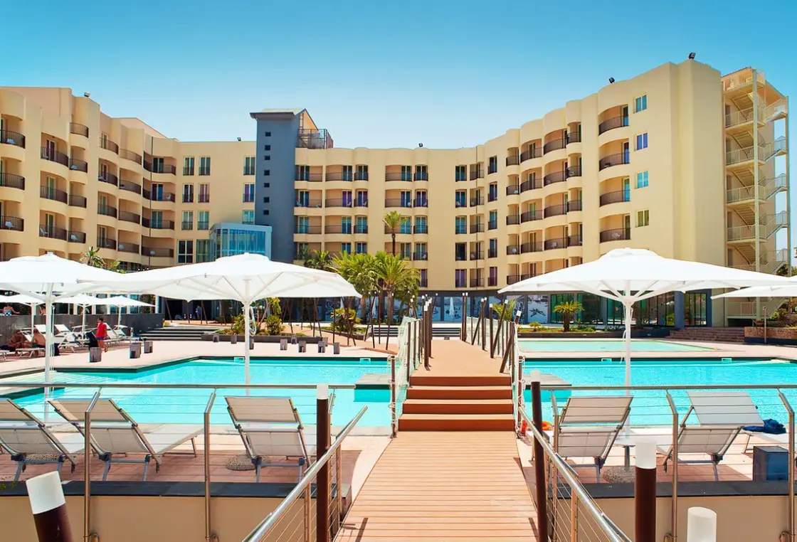 Basen w hotelu Hotel Domina Zagarella Sicily
