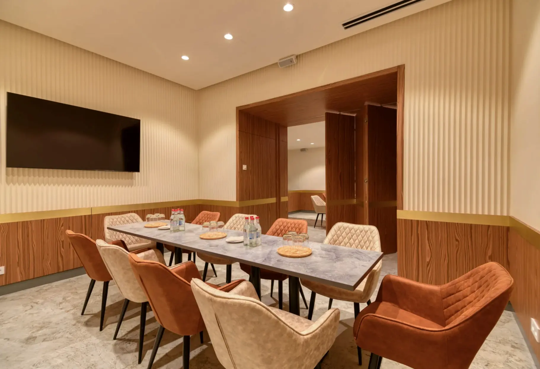 Restauracja i jedzenie w hotelu Hotel Hayasa Yerevan