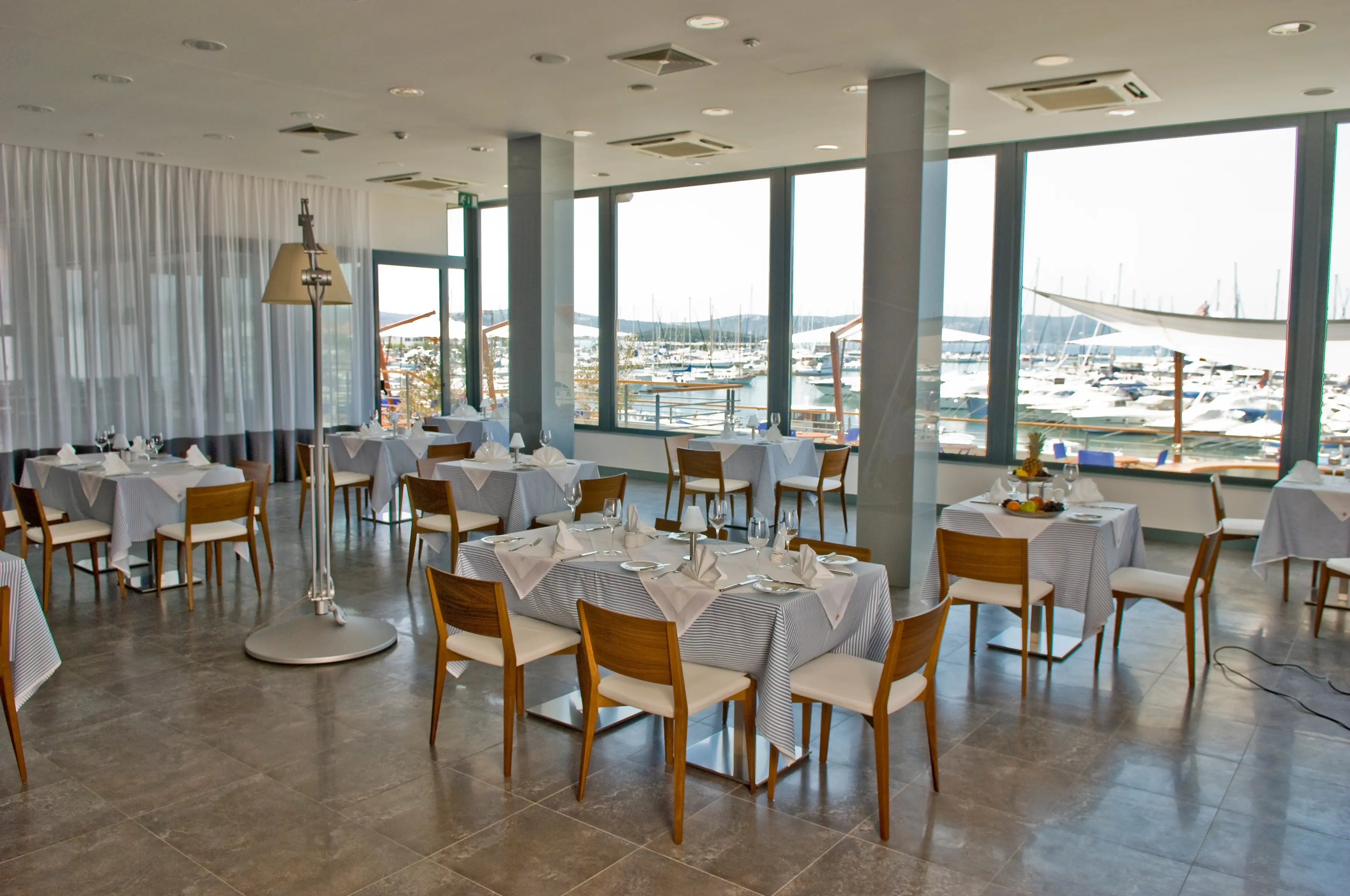 Restauracja i jedzenie w hotelu Hotel In
