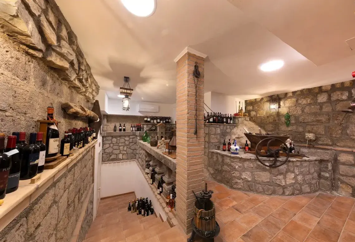 Basen w hotelu Hotel La Tonnarella