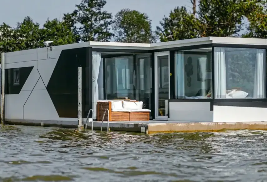HT Houseboats