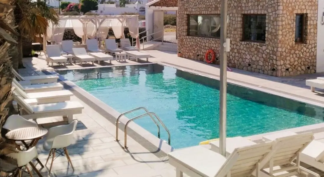 Basen w hotelu Iliada Odysseas Resort