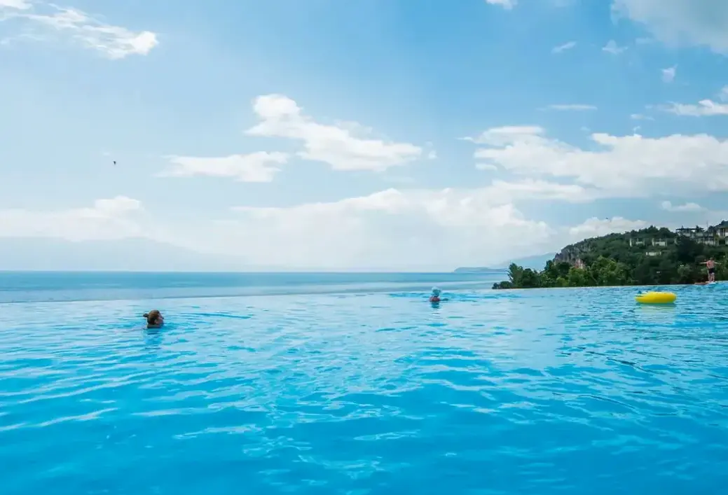 Basen w hotelu Izgrev Spa & Aquapark