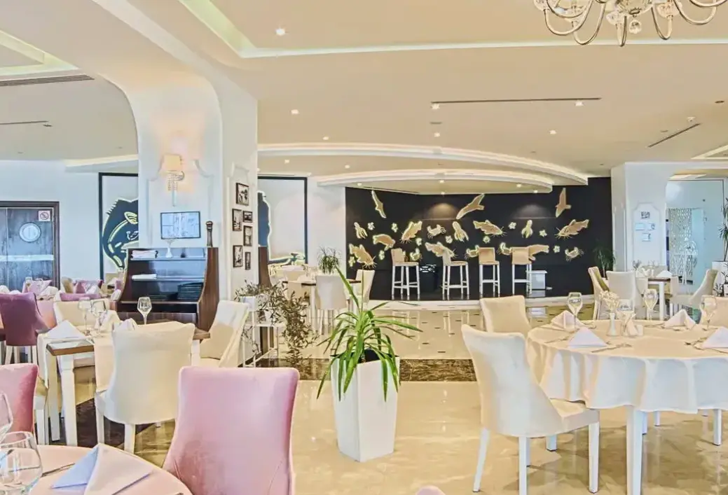 Restauracja i jedzenie w hotelu Izgrev Spa & Aquapark