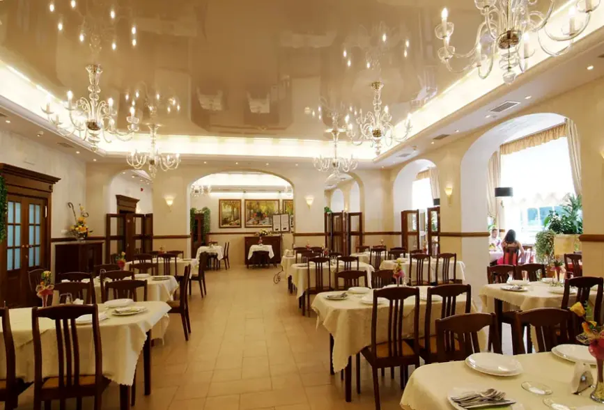 Restauracja i jedzenie w hotelu Jan Kazimierz - Sanatorium