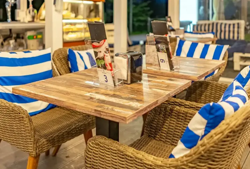 Restauracja i jedzenie w hotelu Jantar (Rewal)