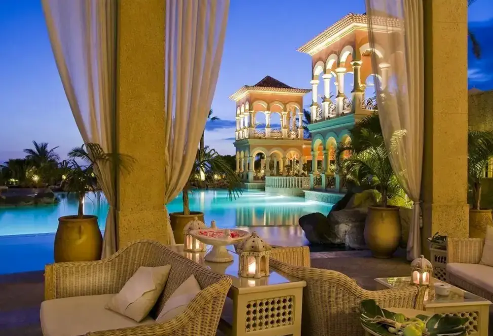 Basen w hotelu Joia El Mirador by Iberostar