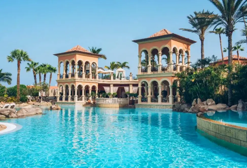 Basen w hotelu Joia El Mirador by Iberostar