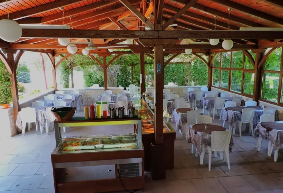 Restauracja i jedzenie w hotelu Julia (Chalkidiki)