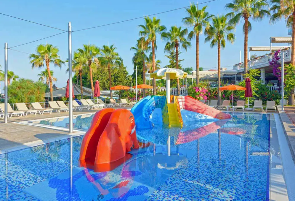 Basen w hotelu Justiniano Club Alanya Hotel