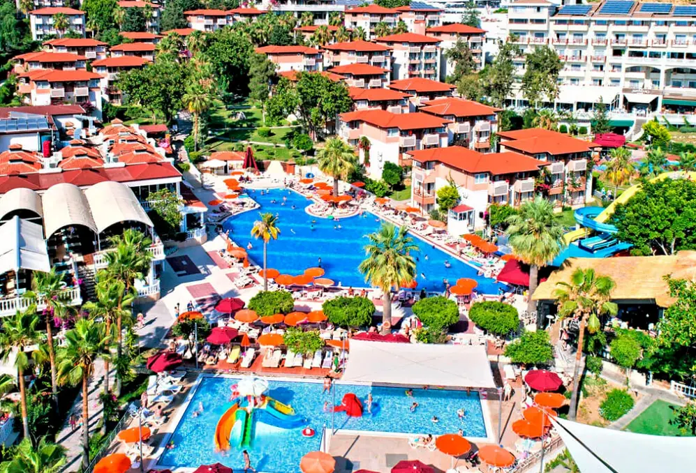 Basen w hotelu Justiniano Club Alanya Hotel