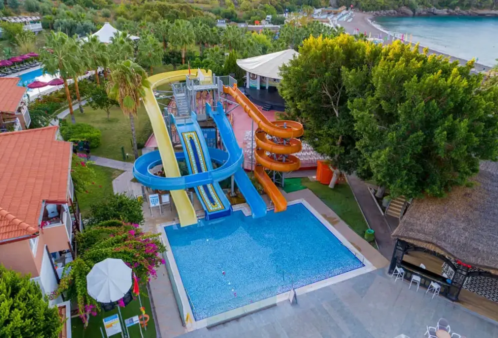 Basen w hotelu Justiniano Club Alanya Hotel