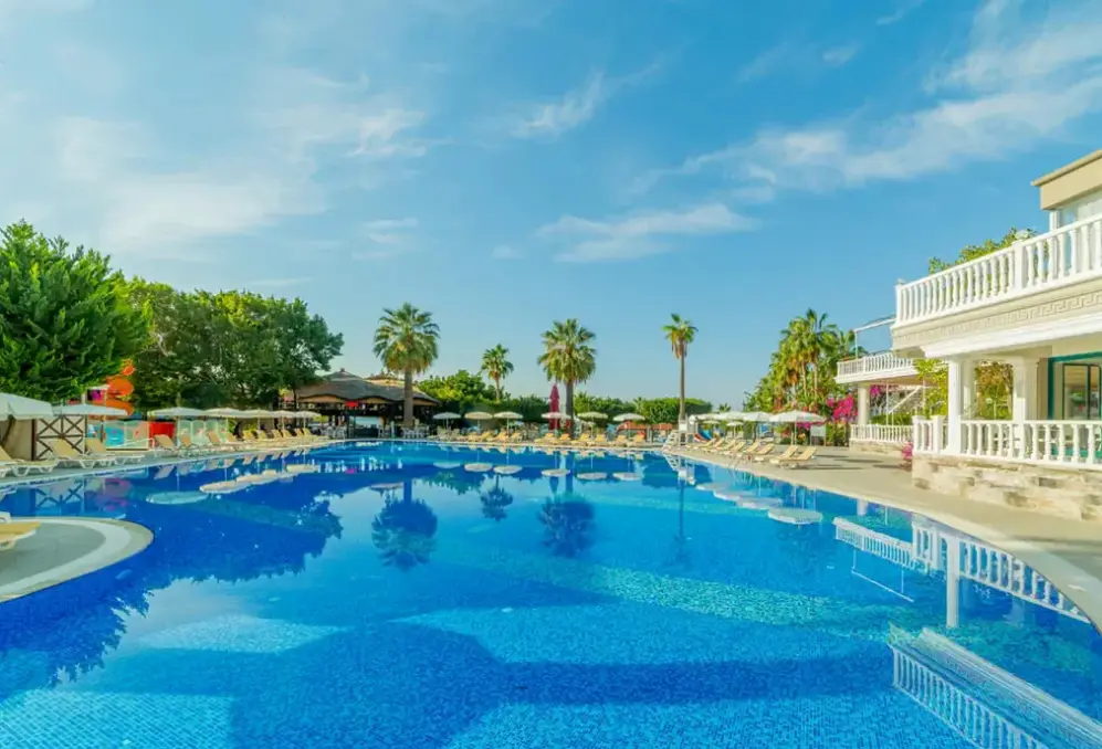 Basen w hotelu Justiniano Club Alanya Hotel
