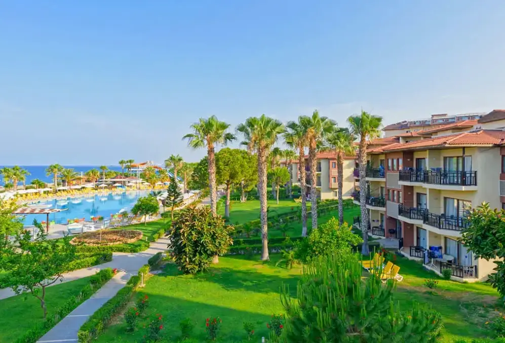 Basen w hotelu Justiniano Club Park Conti Hotel