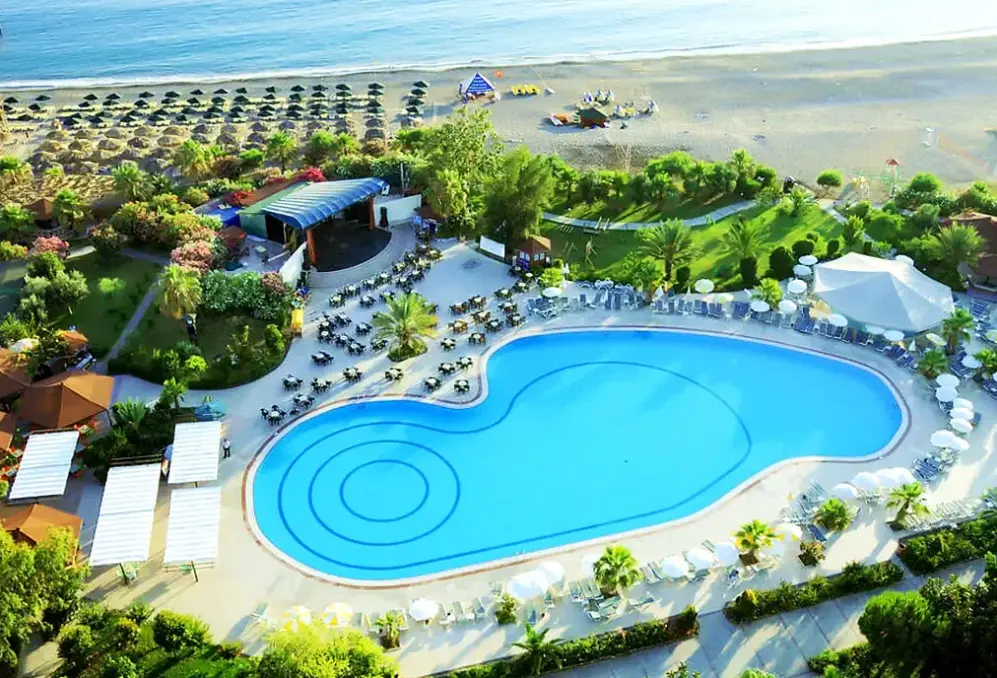 Basen w hotelu Justiniano Club Park Conti Hotel