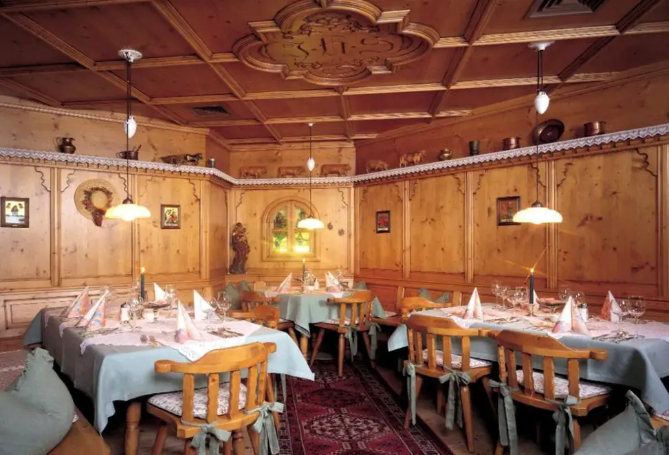Restauracja i jedzenie w hotelu Kirchenwirt (Reith im Alpbachtal)