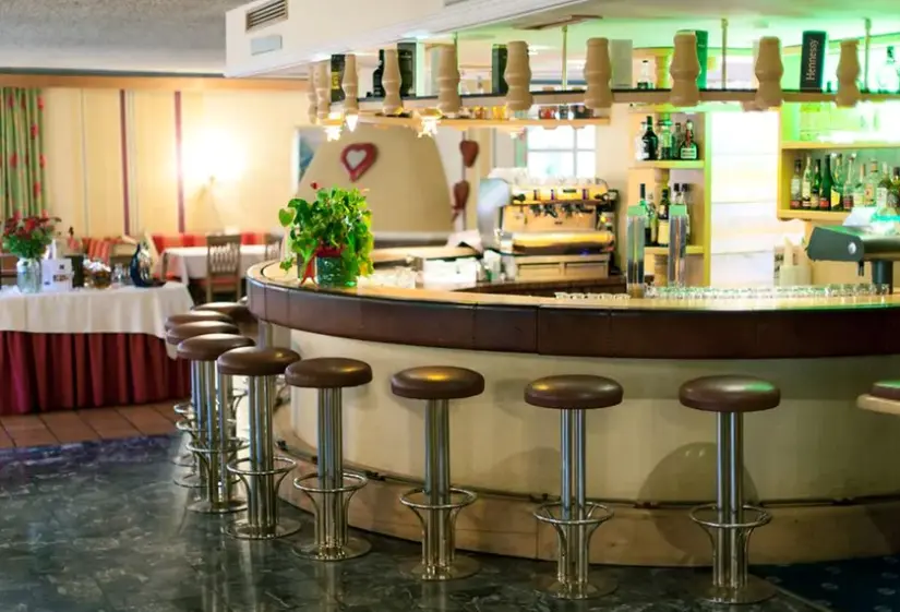Restauracja i jedzenie w hotelu Kolmhof