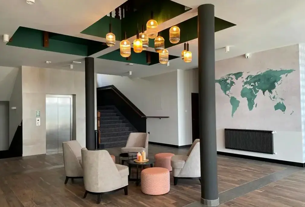 Lobby hotelu Kyriad Karkonosze