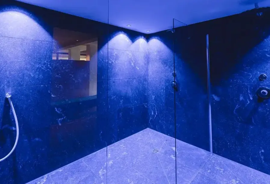 Łazienka w pokoju hotelu Lahnerhof (Vipiteno)
