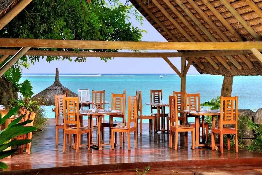 Plaża przy hotelu Le Cardinal Exclusive Resort
