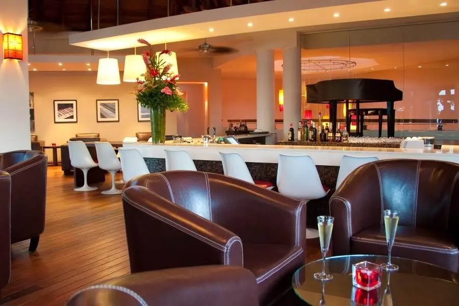 Restauracja i jedzenie w hotelu Le Cardinal Exclusive Resort