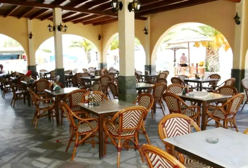 Restauracja i jedzenie w hotelu Lemon Grove