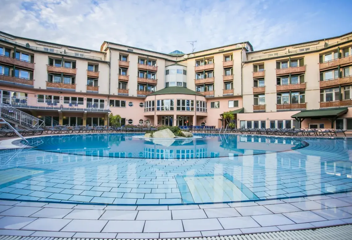 Basen w hotelu Lotus Therme