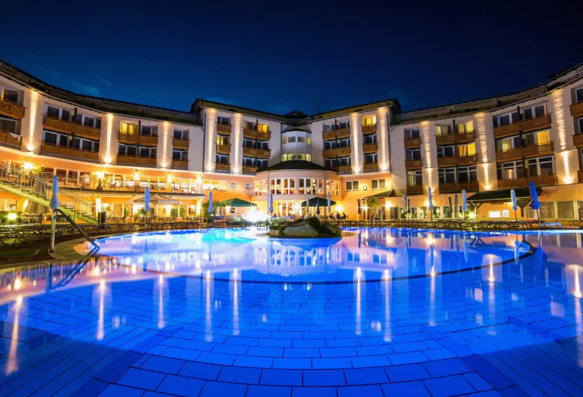 Basen w hotelu Lotus Therme