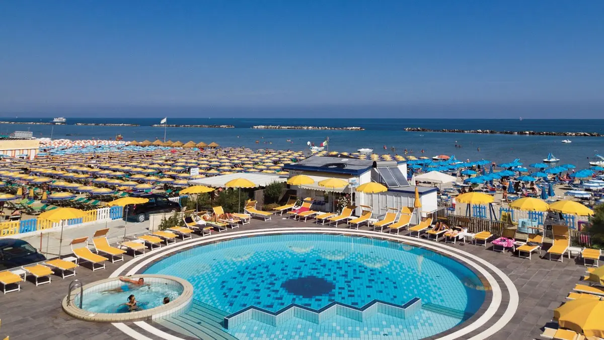 Basen w hotelu Lungomare
